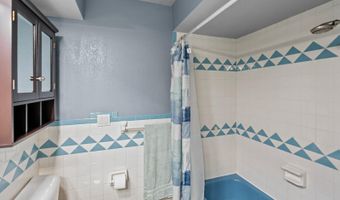 1304 S Adams Ave, Aurora, MO 65605