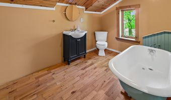 6559 Poston Rd, Athens, OH 45701
