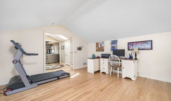16 Iron Gate Ln, Cromwell, CT 06416