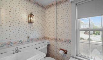 157 Schuyler Ave, East Providence, RI 02914