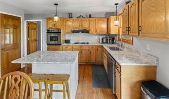 8110 Wolf Rd, Alton, IL 62002