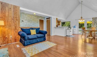 5 Fairway Dr, Arden, NC 28704