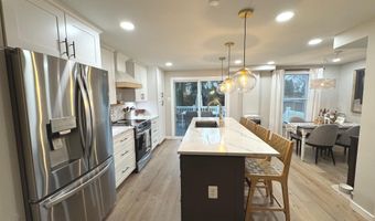 2120 S LOWELL St, Arlington, VA 22204