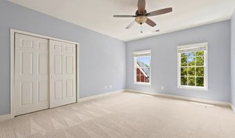 19704 STANFORD HALL Pl, Ashburn, VA 20147