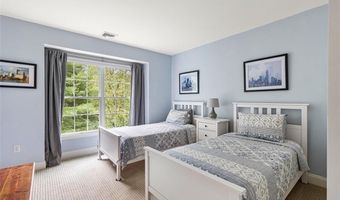2 Seal Island Rd, Bristol, RI 02809