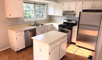 6520 MEDINAH Ln, Alexandria, VA 22312