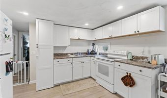 3 Lane 7, Coventry, RI 02816