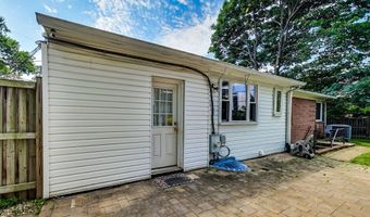 8617 LYNBROOK Dr, Bethesda, MD 20814