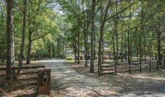 151 Mockingbird Ln, Atmore, AL 36502
