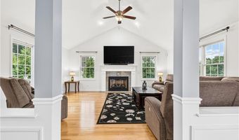 14 Longbrook Dr, Cumberland, RI 02864
