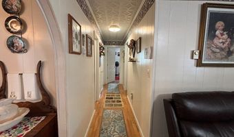 22 Potters Grocery Rd, Ashcamp, KY 41512