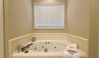 205 Stonebriar Ln, Brandon, MS 39042