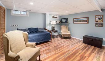 446 Adaway Ave SE, Ada, MI 49301