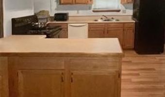 463 W 10th St, Atoka, OK 74525