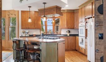 24352 State Hwy Ee, Aurora, MO 65605