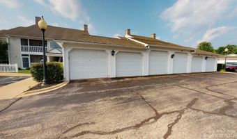 2795 S Knightsbridge Cir, Ann Arbor, MI 48105