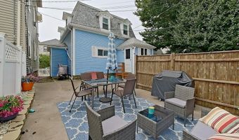 36 Dixon St, Newport, RI 02840