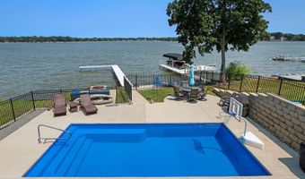 42813 N Woodbine Ave, Antioch, IL 60002
