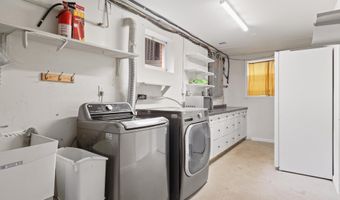 4100 DOWNING St, Annandale, VA 22003