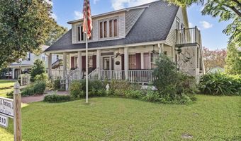210 N Washington St, Abbeville, LA 70510