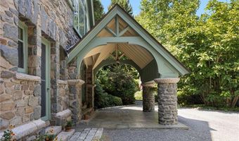 360 RUMSTICK Rd, Barrington, RI 02806