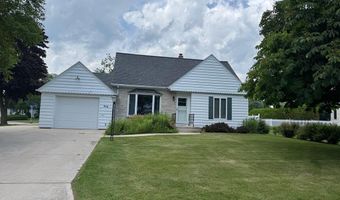 305 Lakeview Dr, Algoma, WI 54201
