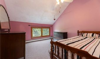 71 Phillips Ln, Glocester, RI 02814