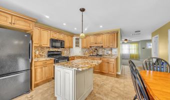 180 Minna Ave, Avenel, NJ 07001