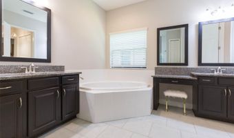 6331 VOYAGERS Pl, Apollo Beach, FL 33572