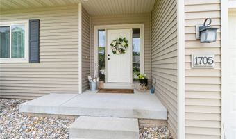 1705 Court St, Adel, IA 50003