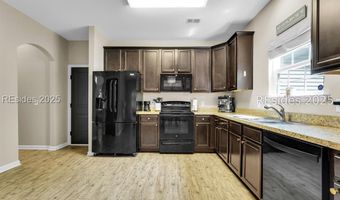 4 Swamp White Oak Dr, Bluffton, SC 29910
