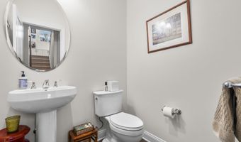 5 W Cross Trl 5, Danbury, CT 06810