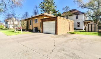 1102 S Jay St, Aberdeen, SD 57401