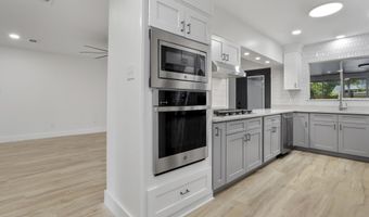 175 Saint Charles Ave, Biloxi, MS 39530