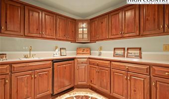 1158 Equestrian Dr, Banner Elk, NC 28604