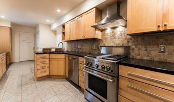 128 Ponds View Dr, Ann Arbor, MI 48103
