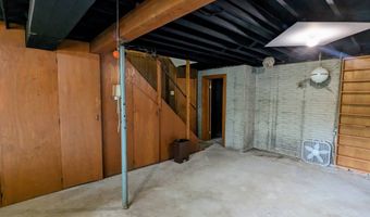 904 Guthrie St, Adair, IA 50002