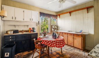 49 Willow Creek Dr, Asheville, NC 28803