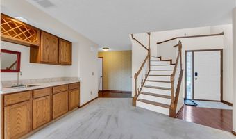 120 Ambleside Way, Amherst, OH 44001