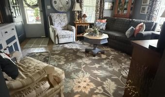 427 E 14th St, Baxter Springs, KS 66713