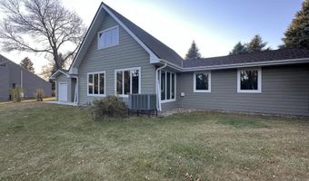 12962 Prairiewood Dr, Aberdeen, SD 57401