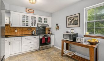13 Denise Ct, Albrightsville, PA 18210