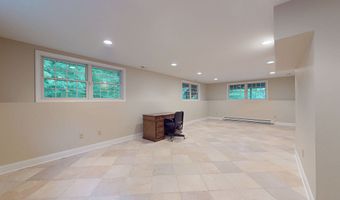 45 N Nabby Rd, Danbury, CT 06811