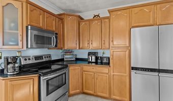 99 Smith St, Bristol, RI 02809