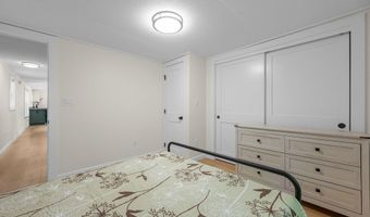 15 1st St, Bourne, MA 02532