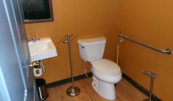 19 S Washington St, Bloomfield, IN 47424