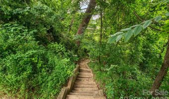 102 Iris St, Asheville, NC 28803