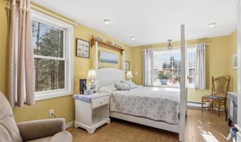 13 Elm St, Antrim, NH 03440