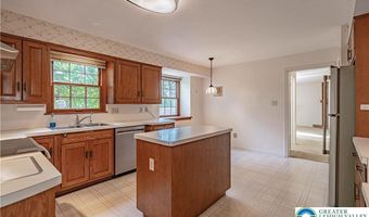 1425 N 39th St, Allentown, PA 18104