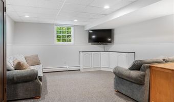 91 Woodridge Dr, North Kingstown, RI 02874